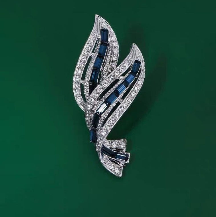 Xiaoxiangfeng Diamond Studded Leaf Brooch - YanaChi Store